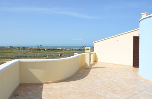 Margherita di Savoia House | Casa Stella di Mare a few steps from the beach, terrace with panoramic views