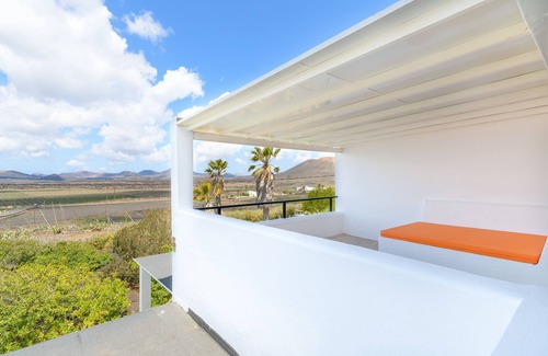 Conil Ski Chalet | Casa Sur, Sea Views from Conil Lanzarote with heated pool