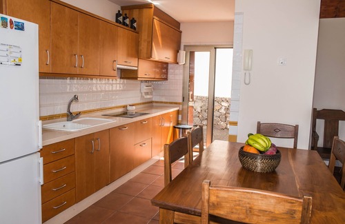 Juan Fernandez House | Casa Tagoro, facing the Ocean.