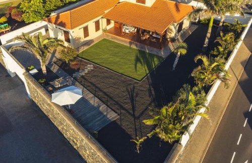 Juan Fernandez House | Casa Tagoro, facing the Ocean