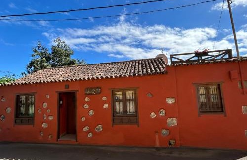 El Tanque House | Casa terrera "El Granero"