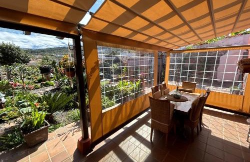 El Tanque House | Casa terrera "El Granero"