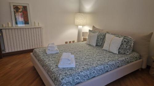 Intra House | Casa Théméo - Centro città Verbania Intra