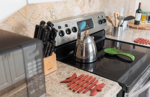 Palm Harbor House | Casa Tropicál - Heated saltwater pool, near beach