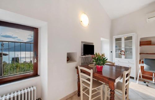 Marone House | Casa tua Alla Torre- Lago Di Iseo