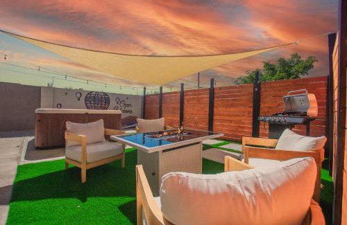 Albuquerque House | Casa Urbana-2BD-2BTH-Hot Tub-Pet Friendly-No Pet Fees!
