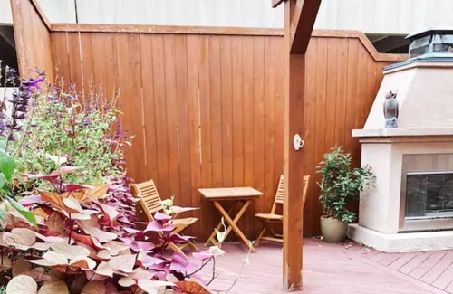 Downtown Apartment | Casa Urbana's - The Inn-Keeper's Hideaway Bedroom