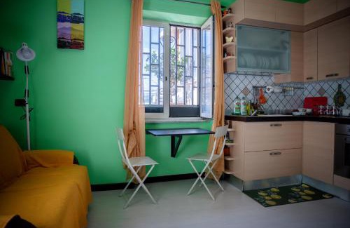 Fuorigrotta House | CASA VACANZE FUNNY HOUSE CONSALVO