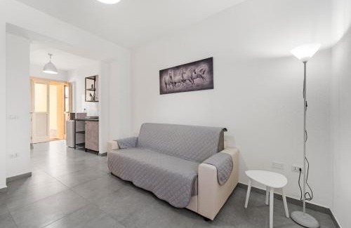 Guspini House | Casa Vacanze Sa Domixedda