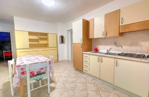 Defensola House | Casa Vea C: A welcoming apartment situated at a short distance from the beach, with Free WI-FI.