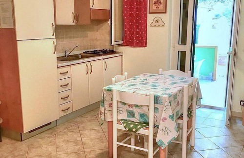 Defensola House | Casa Vea C: A welcoming apartment situated at a short distance from the beach, with Free WI-FI.