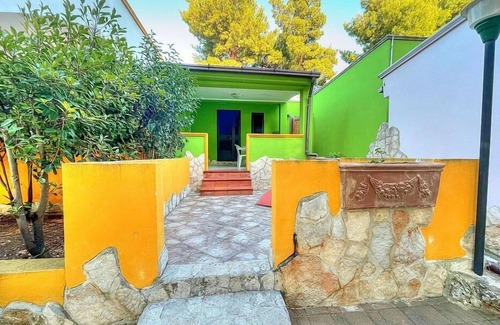 Defensola House | Casa Vea C: A welcoming apartment situated at a short distance from the beach, with Free WI-FI.