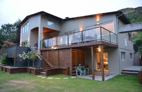 Frankton House | Casa via Lago (House on the Lake)