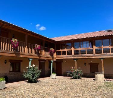 Llamas de la Ribera House | Casa Villa Franca