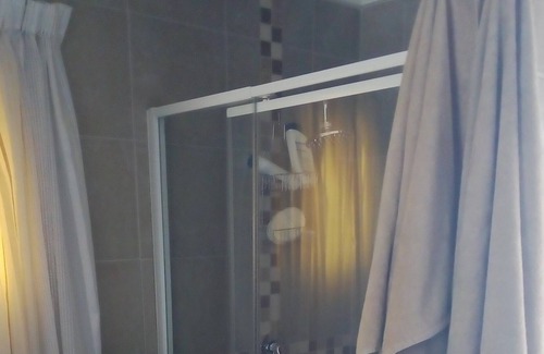 Carletonville House | Casa Villa Guest House Carletonville - Suite 1