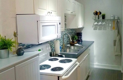 Courier City - Oscawana Apartment | Casablanca of Hyde Park "Suite Athena" - Fully Furnished Apartment