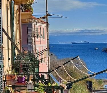 Vado Ligure Apartment | CasAda - Ampio appartamento con vista mare nel cuore di Vado Ligure