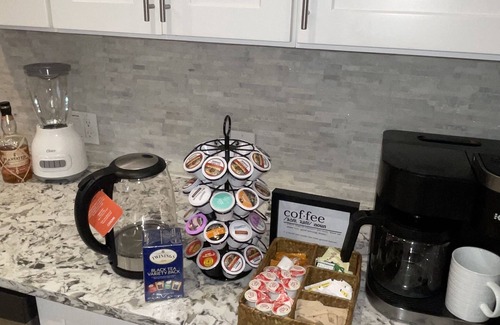 Summit Park House | CasaDeRita Luxury Home near UNM!