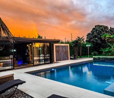 Chioggia Apartment | CasaKadd001Luxury Heated Pool Garden PatioBarbeque