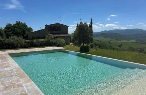 Monteguidi Villa | Casale la Peschiera by VacaVilla