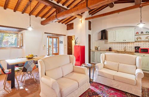 Camucia House | Casale Margherita