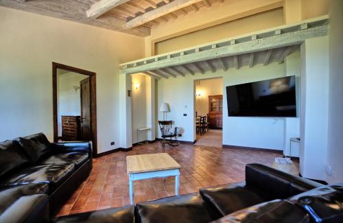 Castiglione d'Orcia Villa | Casale Santa Francesca by PosarelliVillas