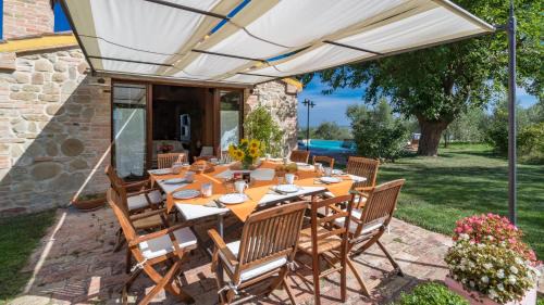 Montecarotto Villa | CASALE VERDICCHIO 10&2, Emma Villas