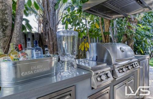 Harbour Inlet House | Cascada-Luxe Resort Heated Pool HotTub Wlk 2 Beach