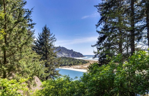 Otis House | Cascade Head Salmon River Getaway