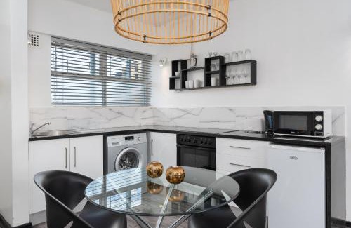 Green Point Apartment | Cascades Apartments by Propr