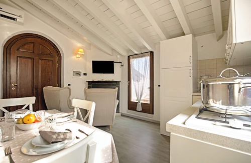 Monte Apartment | Cascina Crocelle Apartments