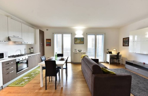 Cernusco sul Naviglio Apartment | CaseOspitali - Kikka bright bilo with balcony