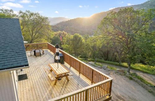 Three Rivers House | Casita 3 Rios Secluded Mountain Top Home Minutes to Sequoias & Kings Canyon
