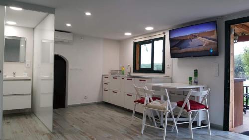 Canet de Mar Apartment | Casita en plena naturaleza con piscina y wifi gratis
