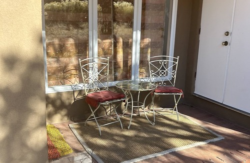 Northeast Santa Fe Cottage | Casita in Private Wooded Area