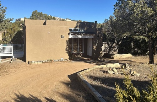 Northeast Santa Fe Cottage | Casita in Private Wooded Area