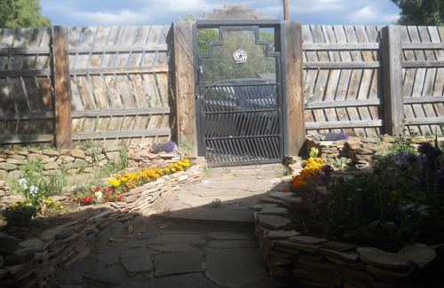 Taos House | Casita Rael, an Art lovers get-a-way