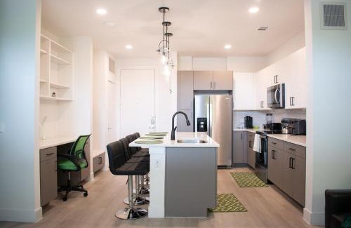 McNeil Apartment | Casita Verde - Near Q2 plus Domain - Fast Wifi & Gym