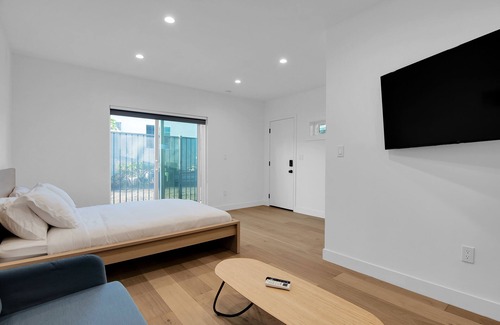 Palms Apartment | Casita with private gated entrance