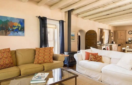 Taos House | Casitas Encantadas - Charming home with Hot Tub in Taos