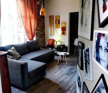 Ponsacco Apartment | Casolare Isabella "Il rifugio dei vinili" and Alice's room