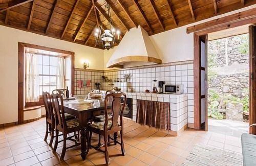 Los Quemados Cottage | Casona y Casa Los Melindros for 6 people
