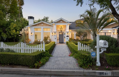 Tarzana Villa | Cassandra