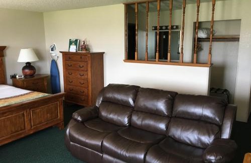 Cassville Hotel | Cassville Four Seasons Inn & Suites