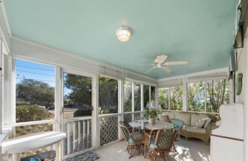 Kure Beach Villa | Castaway Cottage (3-Bedroom Villa) by RedAwning