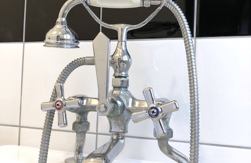 Falaise House | Castel Saint-Léonard