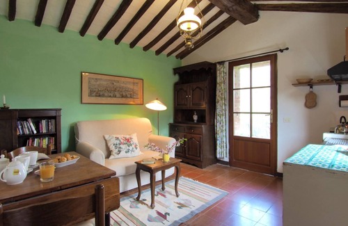 Castelnuovo Berardenga Cottage | Castello di Montalto - La Voliera