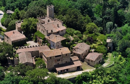 Castelnuovo Berardenga Cottage | Castello di Montalto - La Voliera