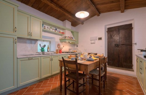 Sarna Apartment | CastellodiSarna, Montini House