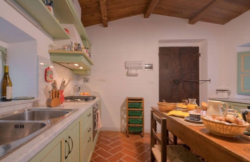 Sarna Apartment | CastellodiSarna, Montini House
